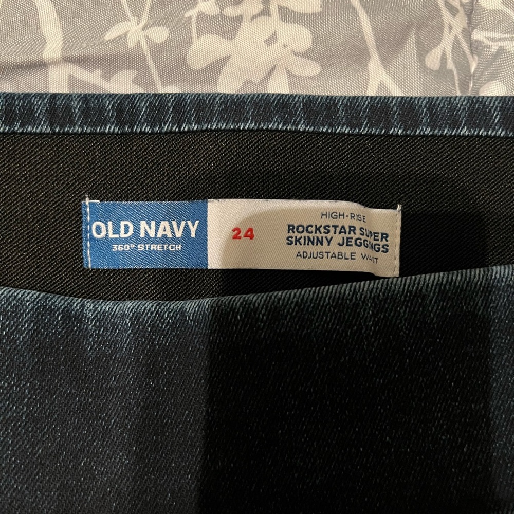 Old Navy Jeggings. Size 24